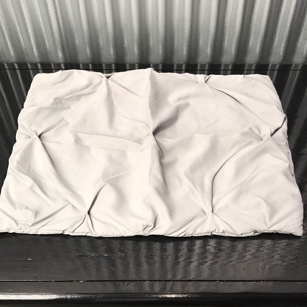 Pottery barn teen sample item microfiber comforter Pintuck sham